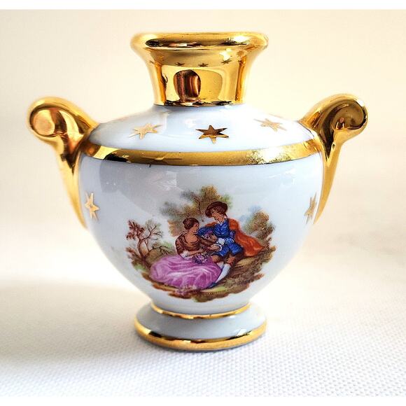 SMALL DECORATIVE VASE-LIMOGES-FRANCE-Porcelain-White-Gold Trim-Couple Image-Sml - Picture 1 of 11